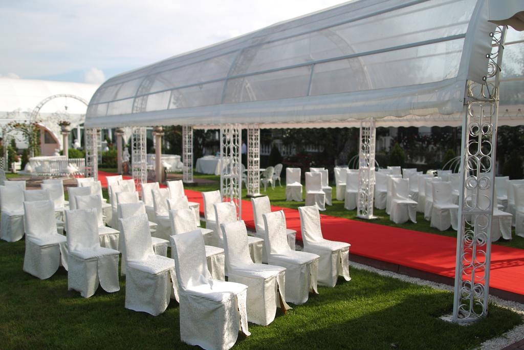 Hotel Roco Izvin Luaran gambar