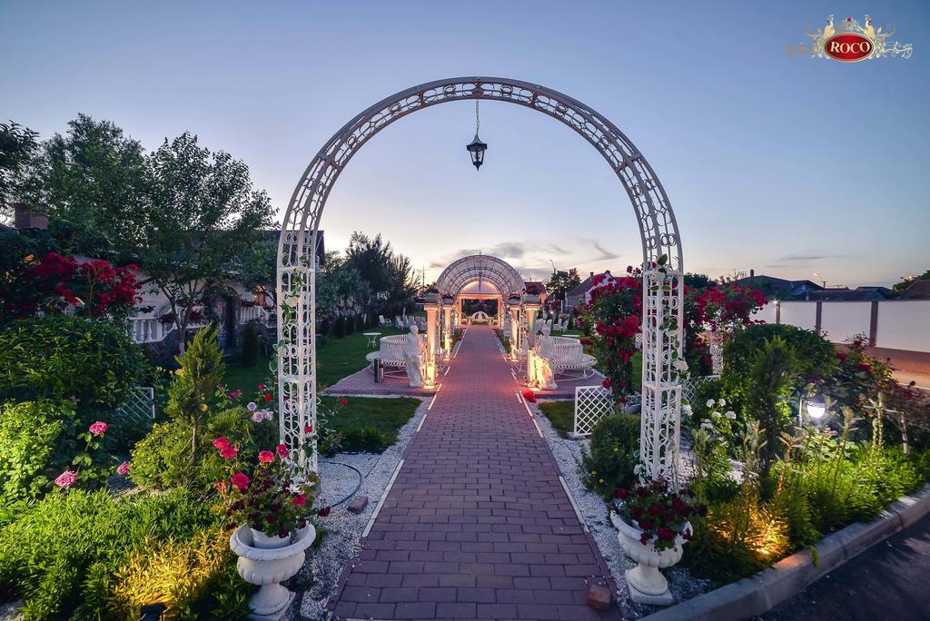 Hotel Roco Izvin Luaran gambar