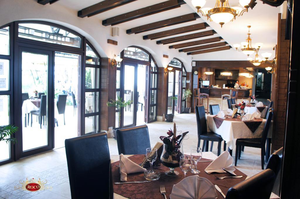 Hotel Roco Izvin Luaran gambar