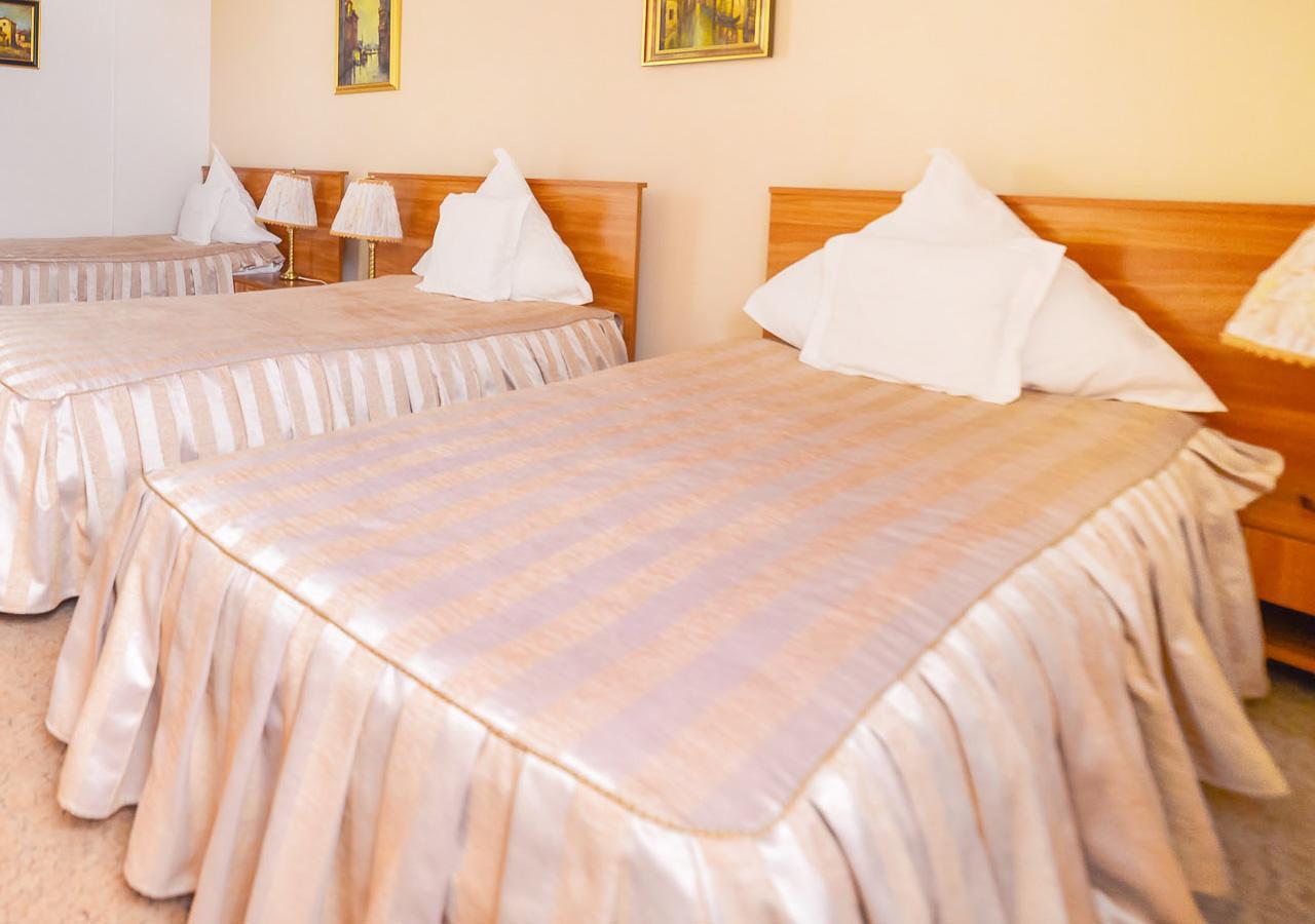 Hotel Roco Izvin Luaran gambar
