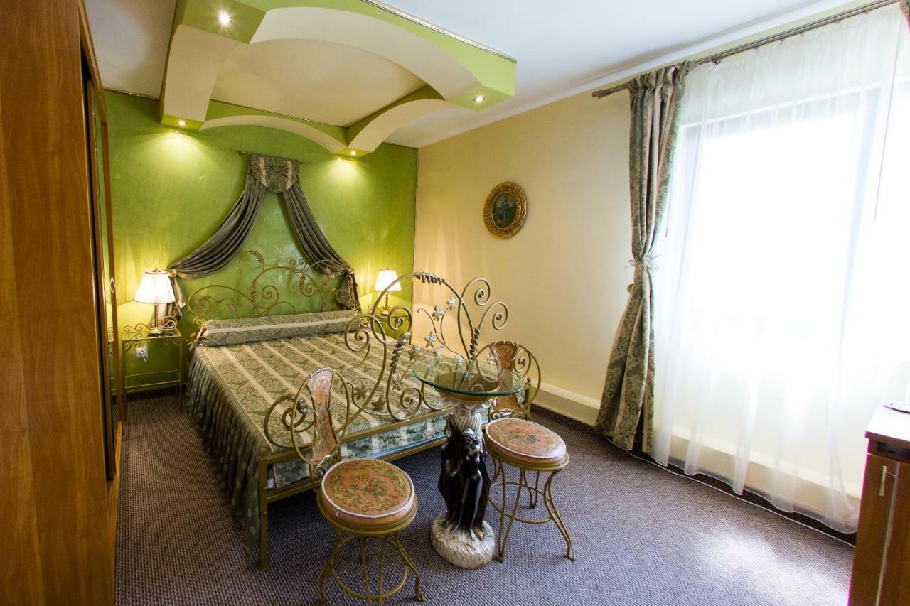 Hotel Roco Izvin Luaran gambar