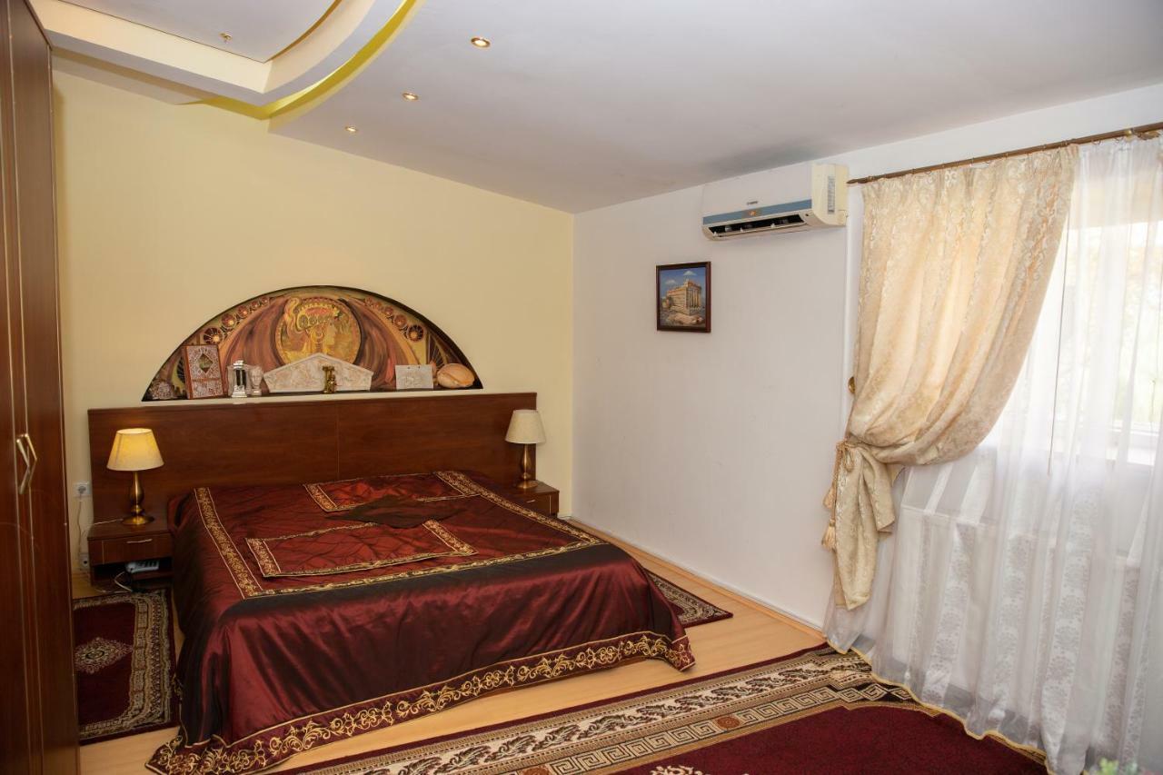 Hotel Roco Izvin Luaran gambar