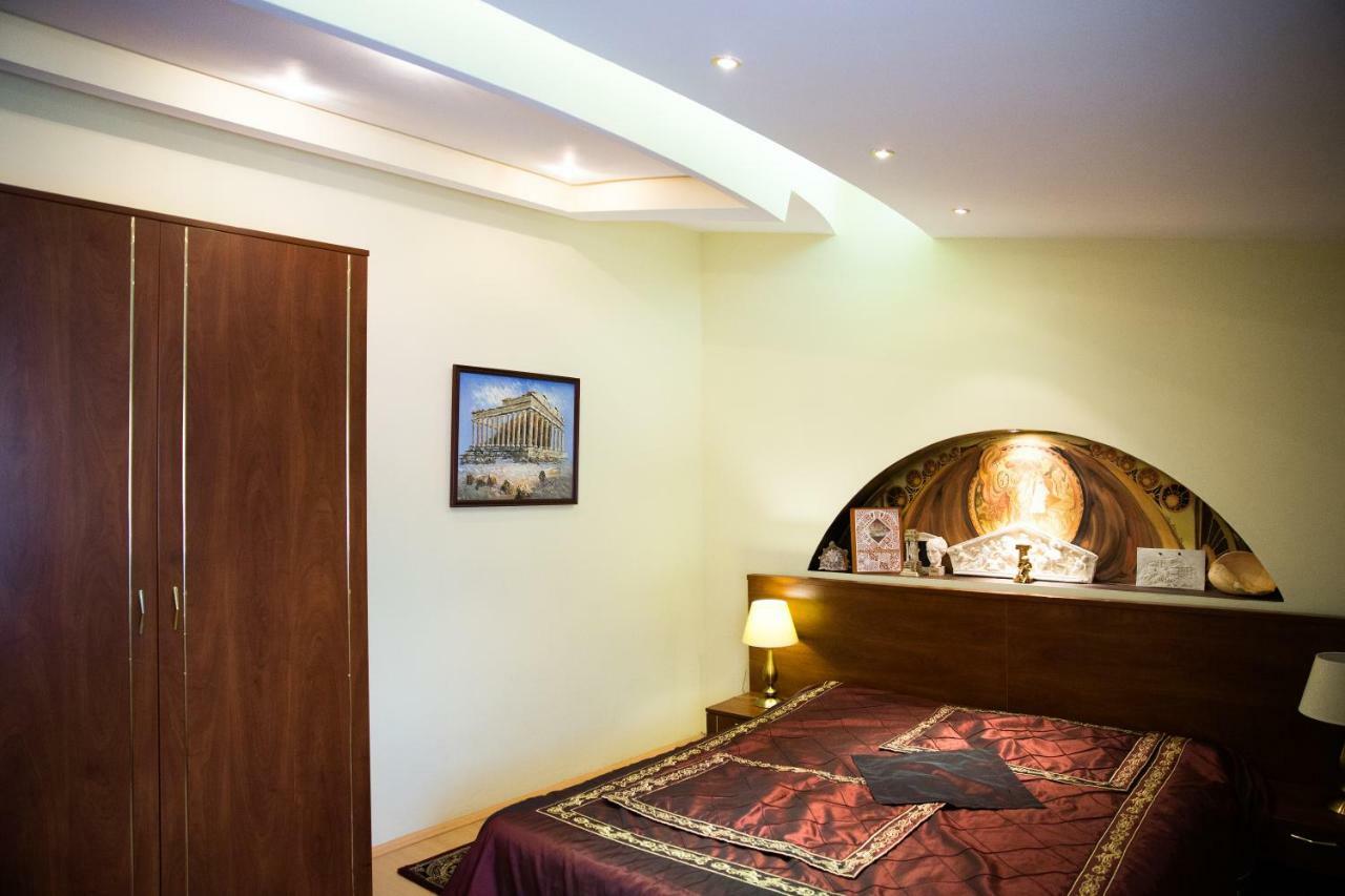 Hotel Roco Izvin Luaran gambar