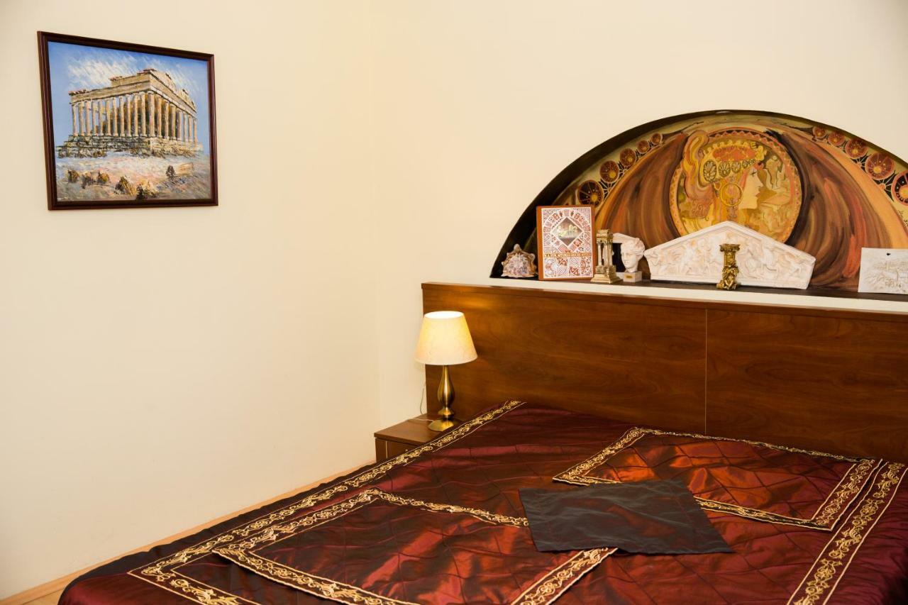 Hotel Roco Izvin Luaran gambar
